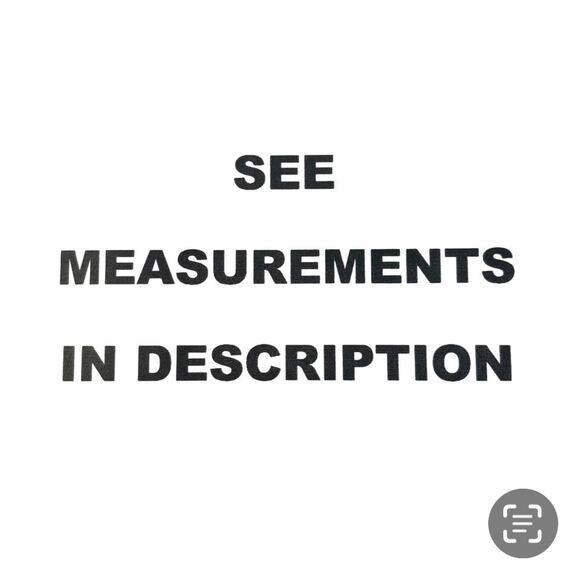 Levi's Bermuda Denim Jean Shorts Size 33 Slightly Distressed Summer Vacation - Picture 2 of 11